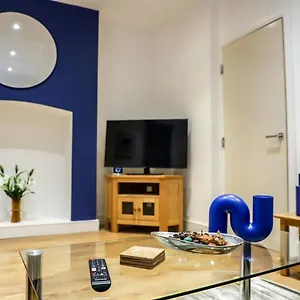 cosy-and-modern-two-bedroom-apartment-snug-house.yorkshirehotels.net/